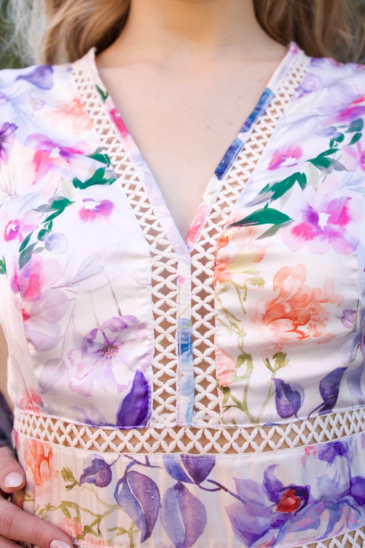 Silk blend dress with guipure details