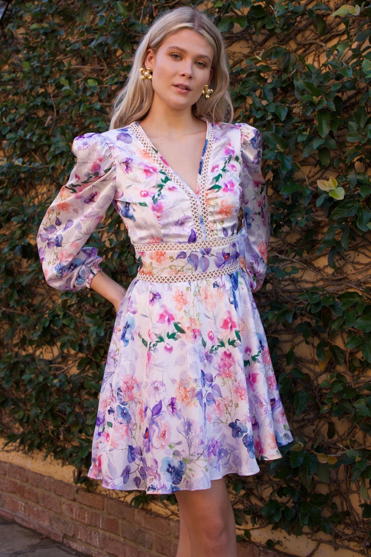 Silk blend dress with guipure details