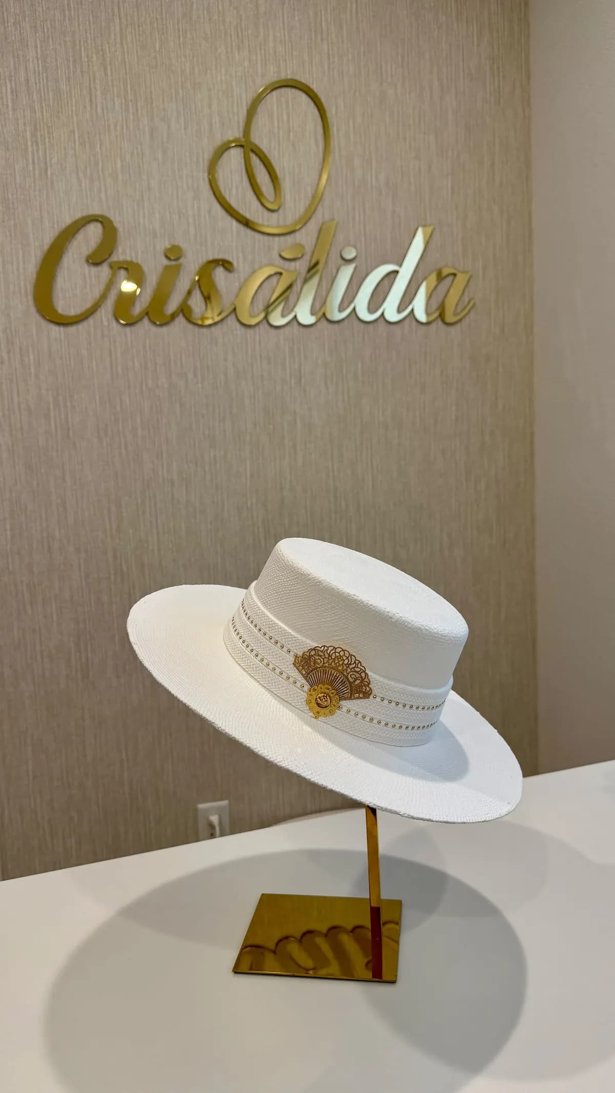 Cordobés blanco con abanico